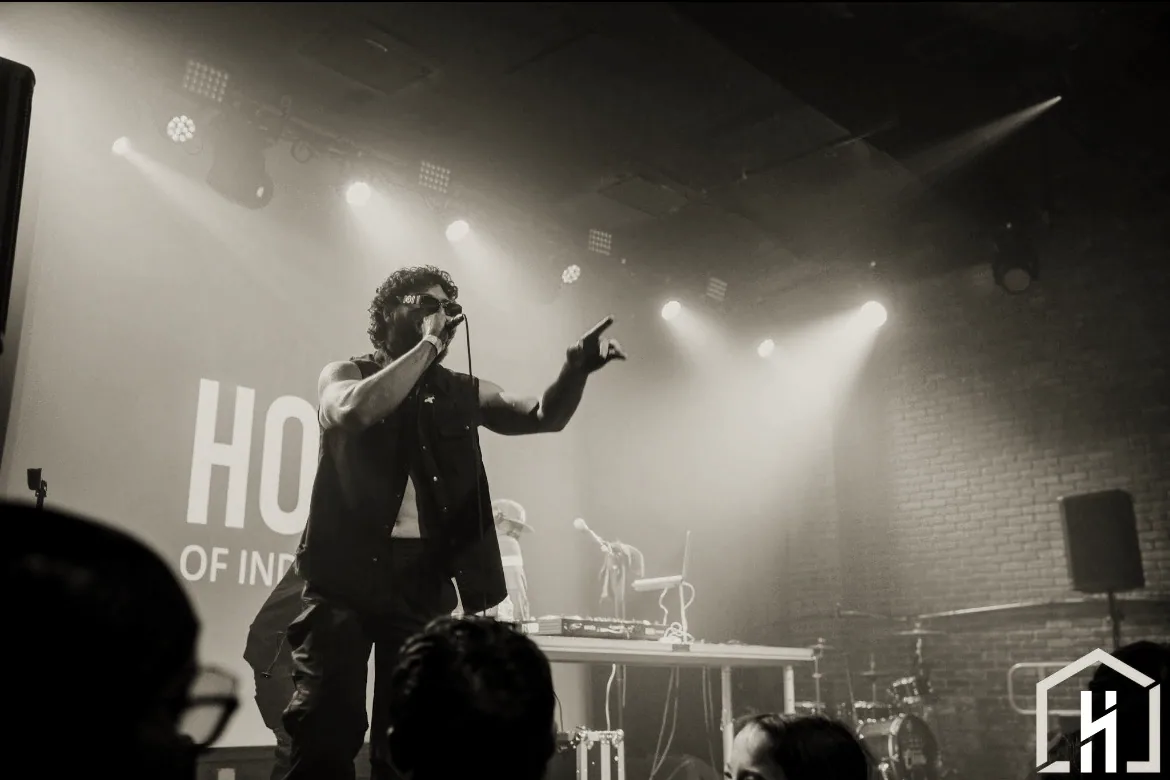 Young Benny performing at House of Independents